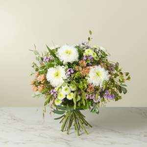 RAMO VARIADO con flores silvesteres en tonos blancos
